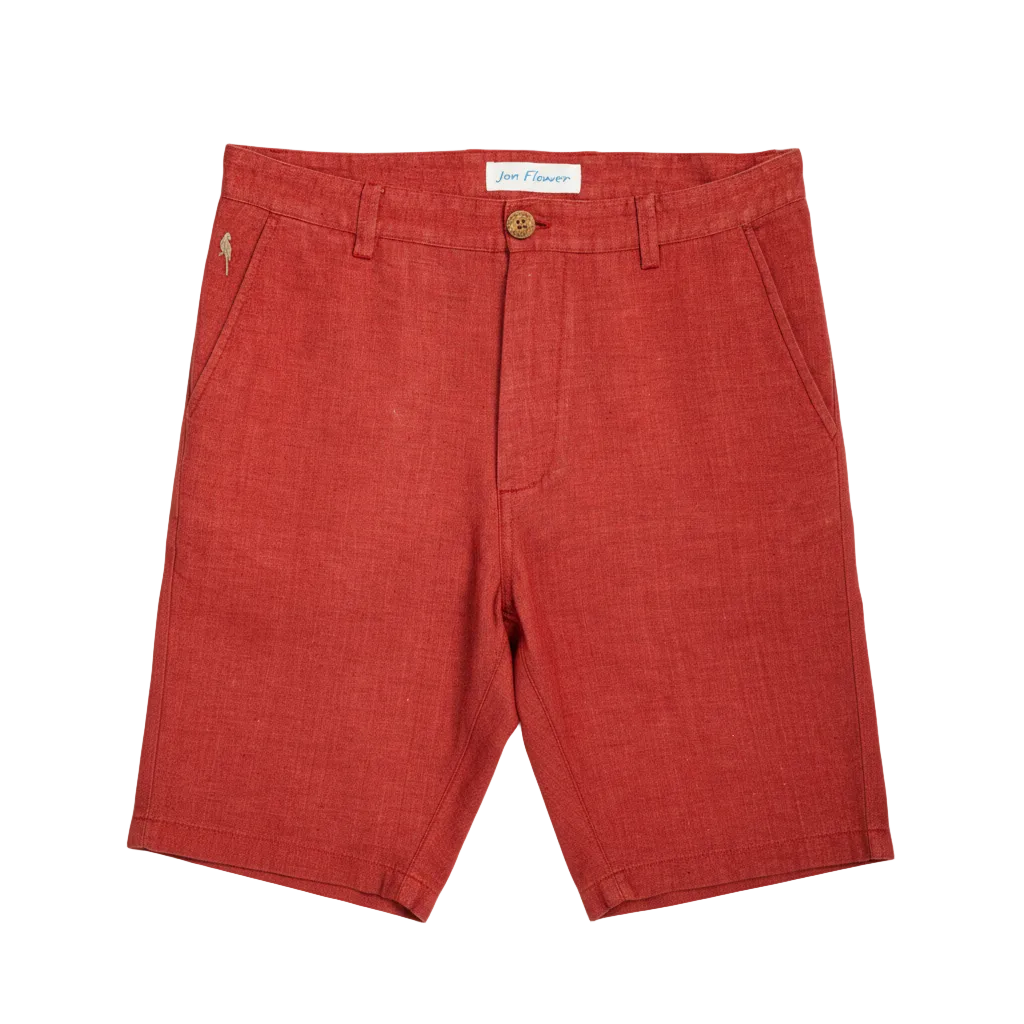 Red Linen Shorts — orli inferiori raddrizzati